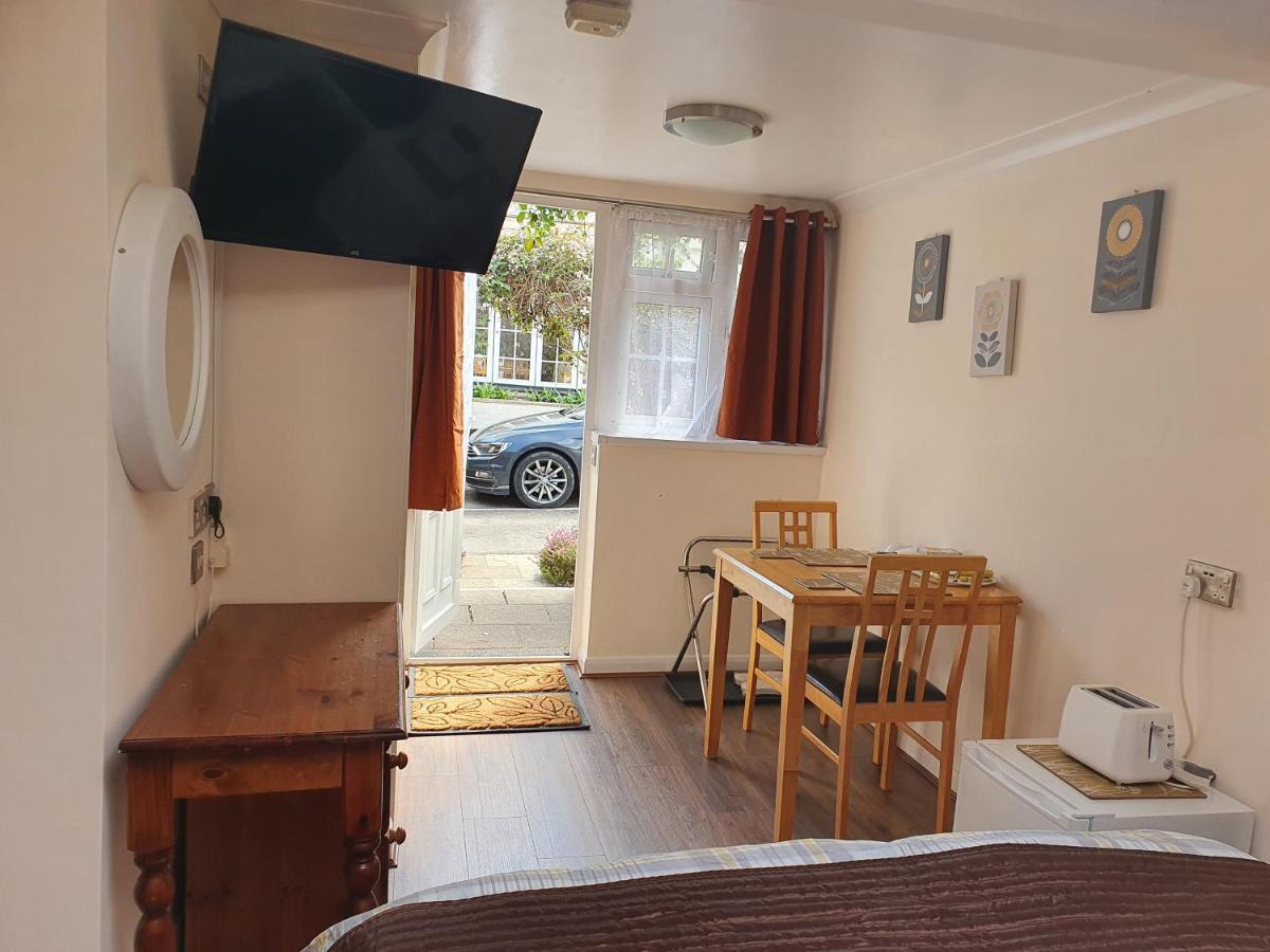Penryn Guest House, Ensuite Rooms, Free Parking And Free Wifi Stratford-upon-Avon Eksteriør bilde