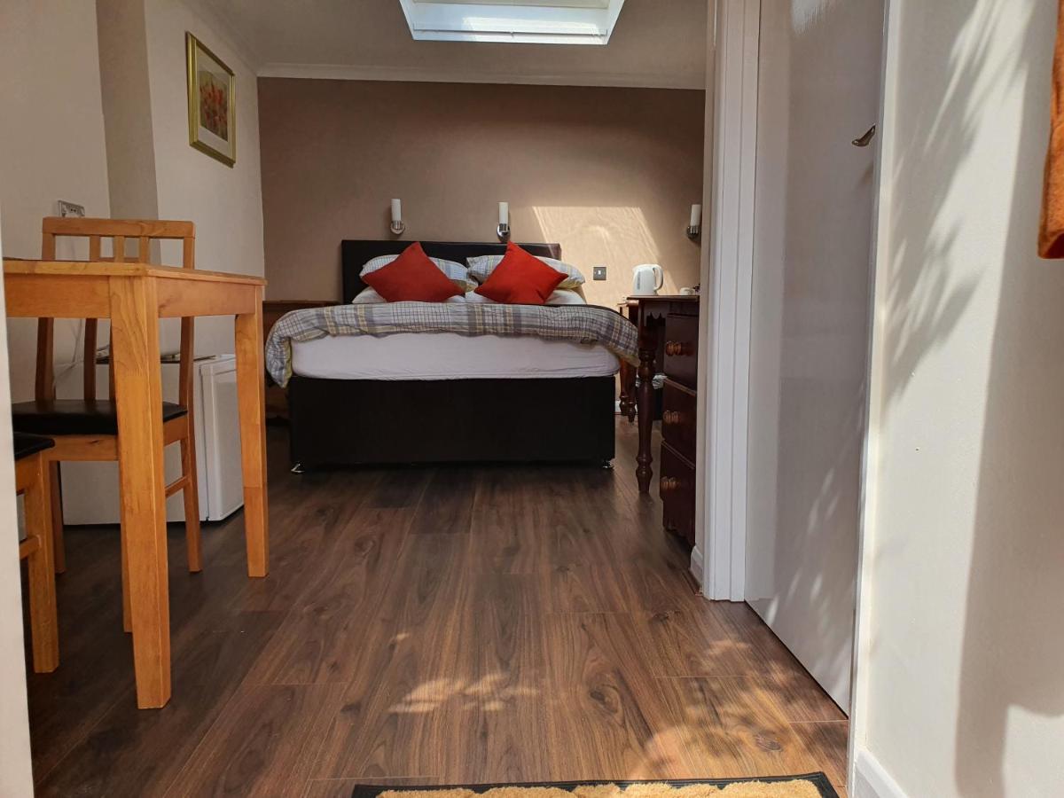 Penryn Guest House, Ensuite Rooms, Free Parking And Free Wifi Stratford-upon-Avon Eksteriør bilde