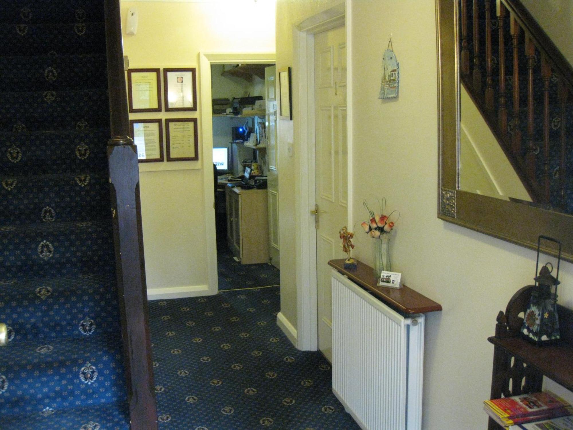 Penryn Guest House, Ensuite Rooms, Free Parking And Free Wifi Stratford-upon-Avon Eksteriør bilde