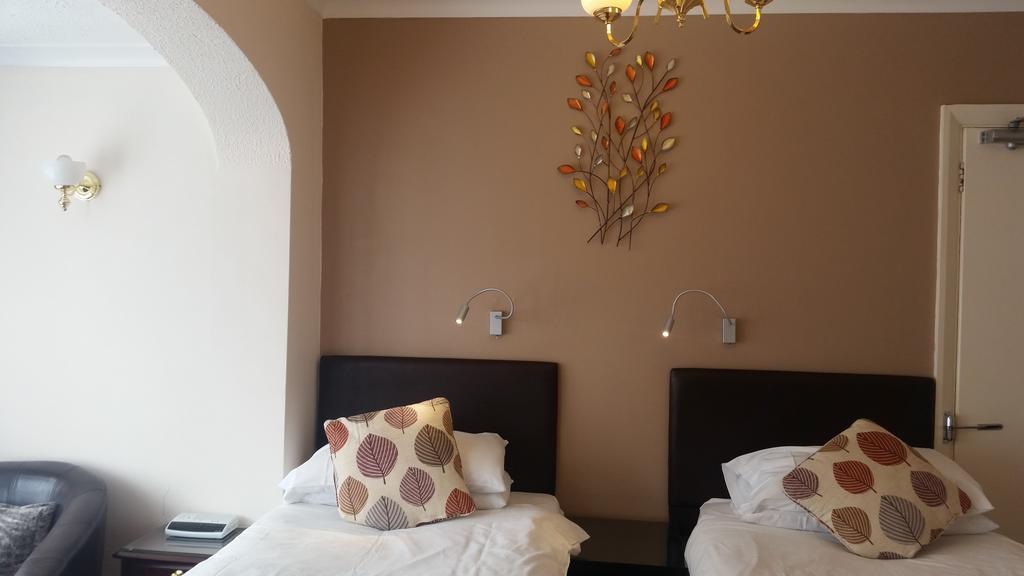 Penryn Guest House, Ensuite Rooms, Free Parking And Free Wifi Stratford-upon-Avon Eksteriør bilde