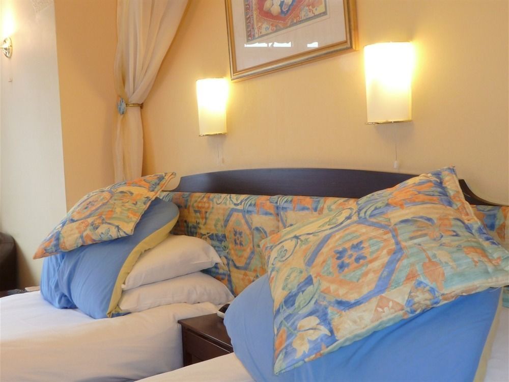Penryn Guest House, Ensuite Rooms, Free Parking And Free Wifi Stratford-upon-Avon Eksteriør bilde