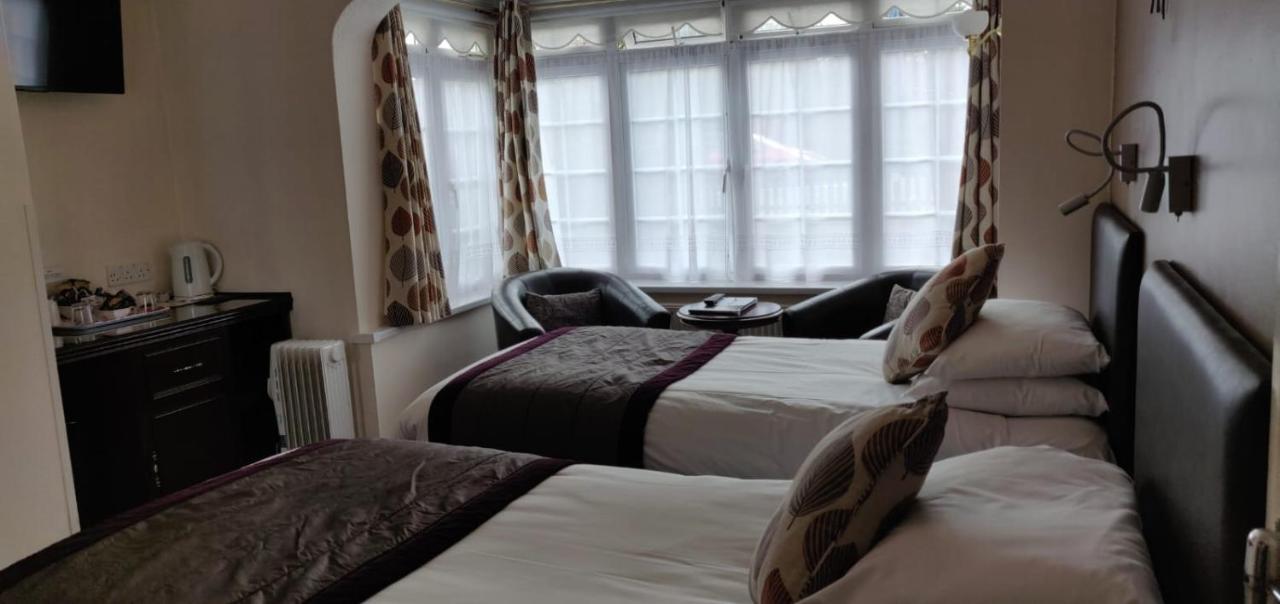 Penryn Guest House, Ensuite Rooms, Free Parking And Free Wifi Stratford-upon-Avon Eksteriør bilde